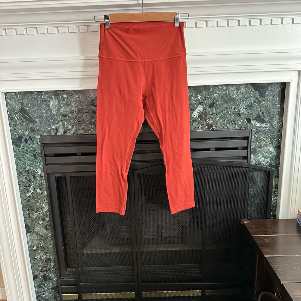 Lululemon Align Crop *21" size 6 assumed color Cayenne